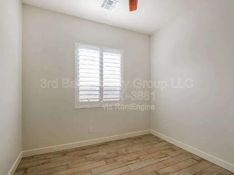 20363 W Sells Dr — Photo 12