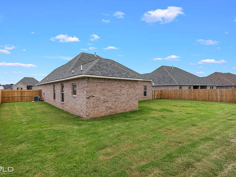 120 Saint Edmunds Way — Photo 23