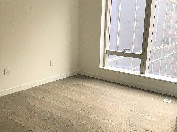 4th image of 252 South St #10G