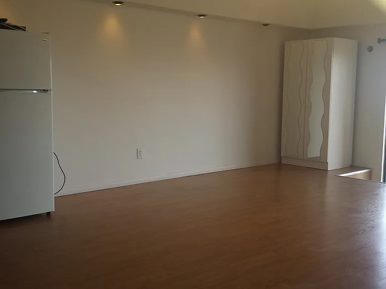1356 Merritt Dr — Photo 7
