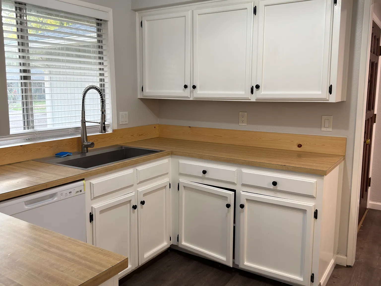 3 bed, 1207 sqft, $2,400 — Photo 3