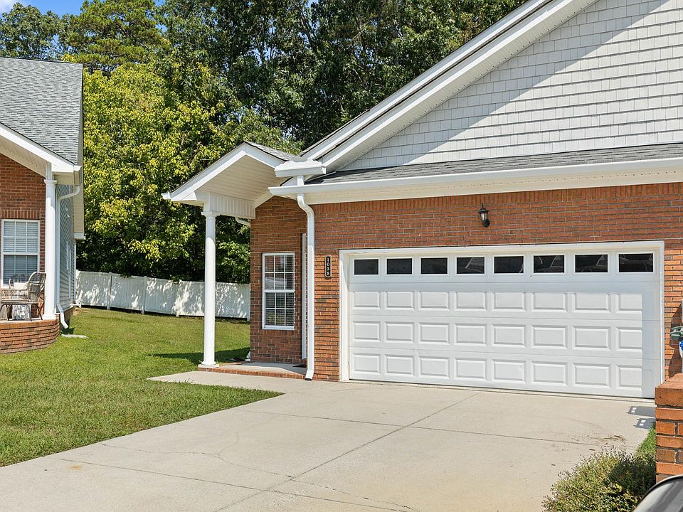 1st image of 1038 Grey Oaks Ln