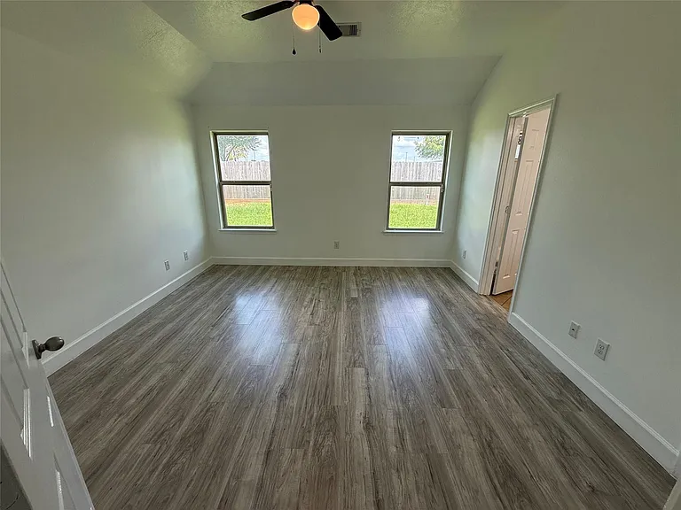 12650 Redbud Villa Ln — Photo 11