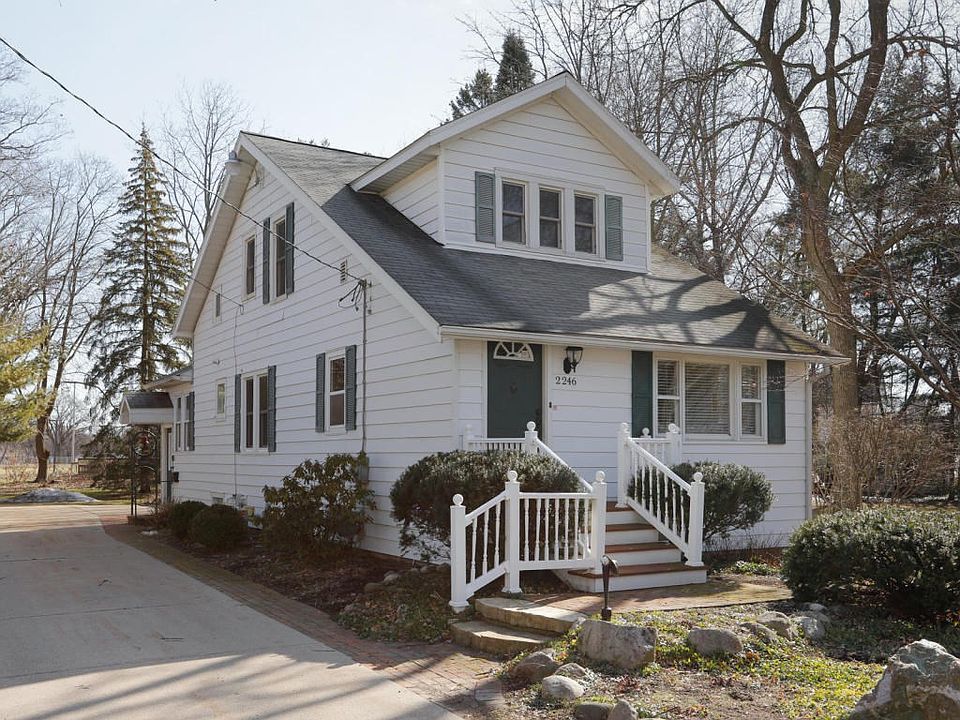 2246 Fairfield Ave-101