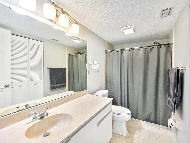 6211 Timber Lake Dr #B9 — Photo 6