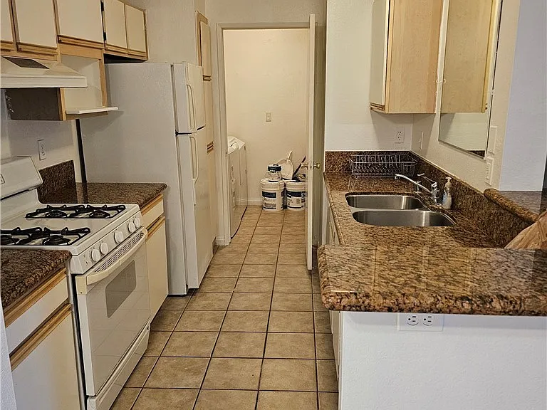 2200 S Fort Apache Rd #1083 — Photo 2