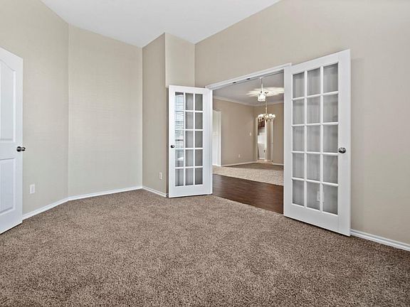 3rd image of 2601 Alpena Dr