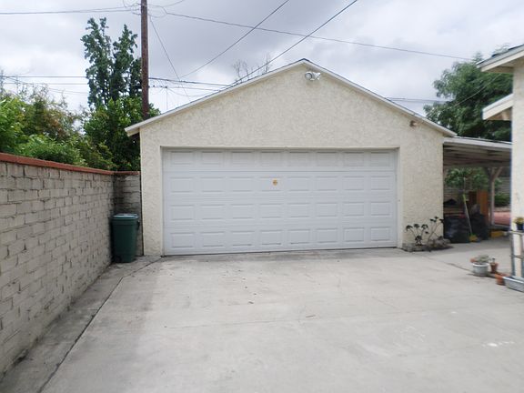 2nd image of 1212 Camelia Dr