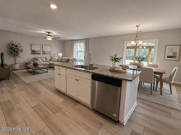 4th image of 424 Poppleton Drive