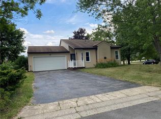 5 Winterberry Loop, West Henrietta, NY 14586