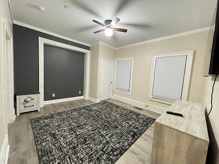 516 N Broadway #101 — Photo 10