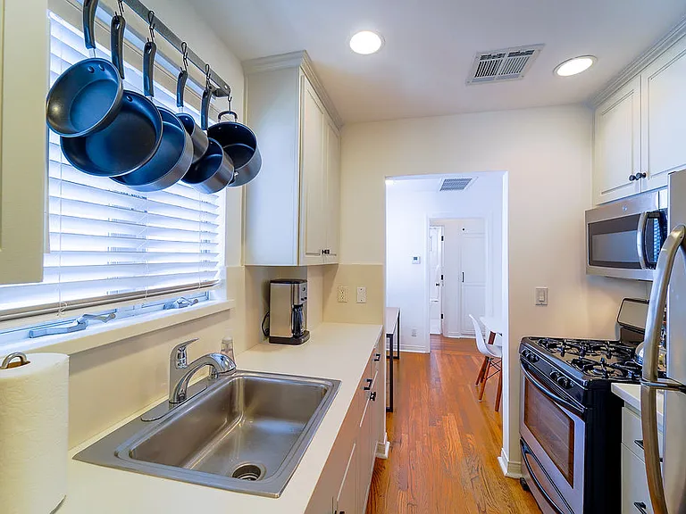 135 Montana Ave #15 — Photo 3