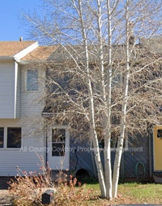 1st image of 1373 N 18th St