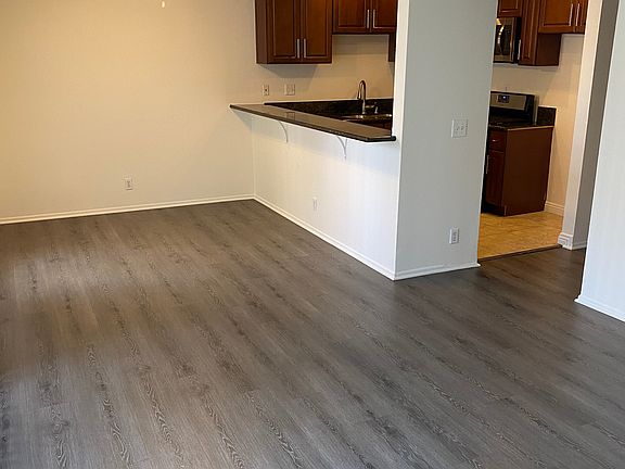 4th image of 11117 Hartsook St APT 106