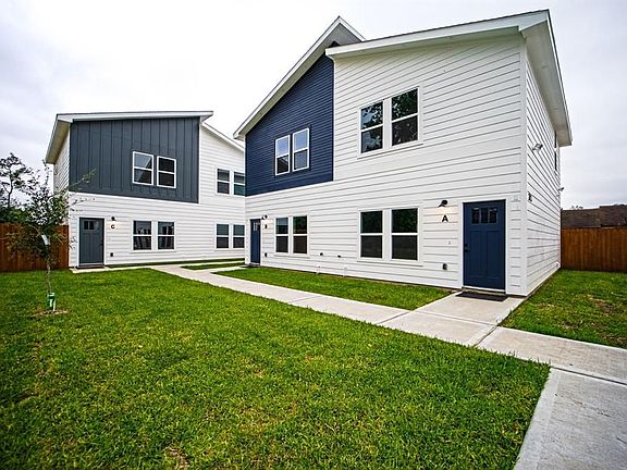 2nd image of 2413 Glen Ln #D