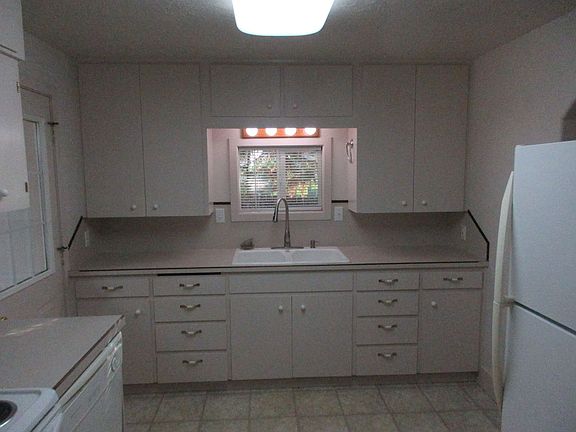 5th image of 4745 Skyline Rd S