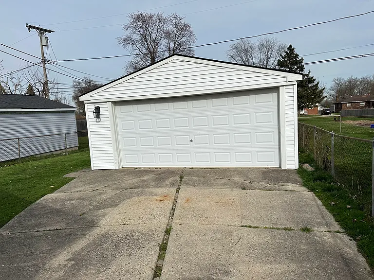 7532 Deering St — Photo 17