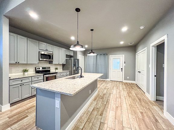 3rd image of 1259 Greenhill Dr
