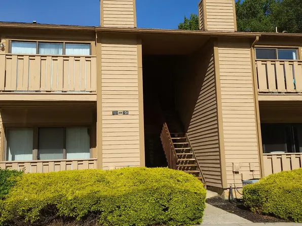 708 Woodhollow Dr, Marlton, NJ 08053