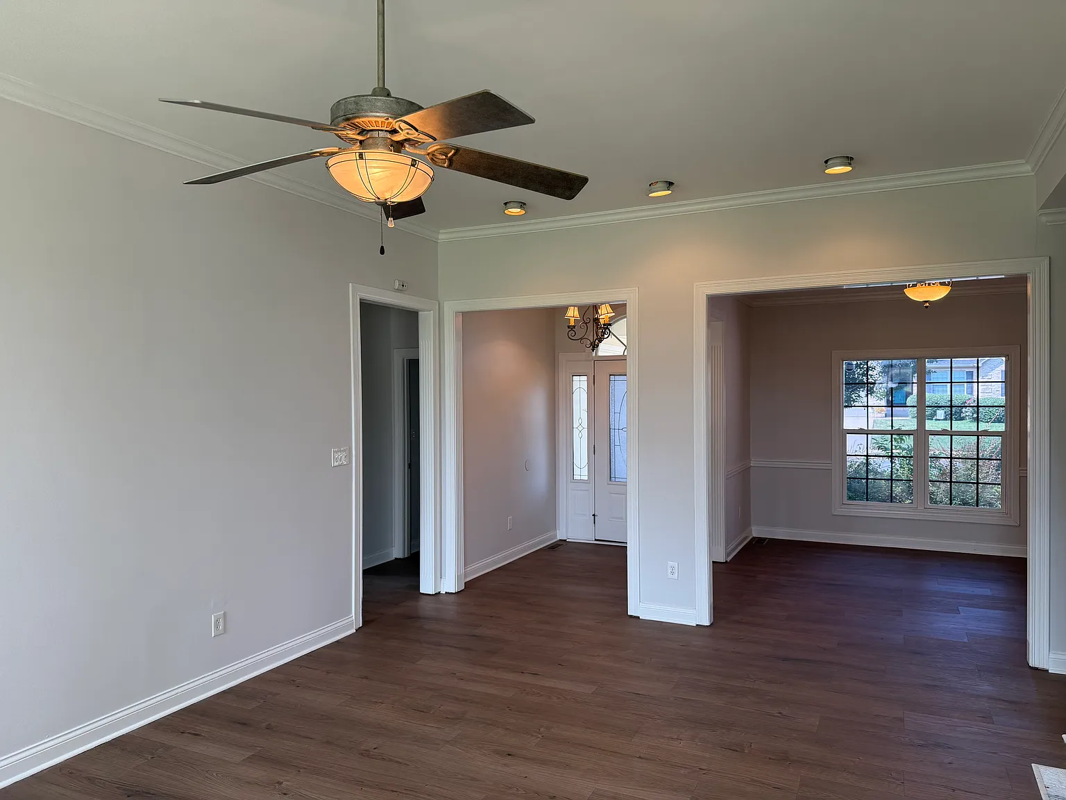 3 bed, 1948 sqft, $2,395 — Photo 3