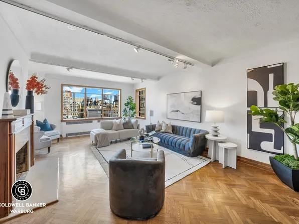 140 Riverside Drive image 3 of 18