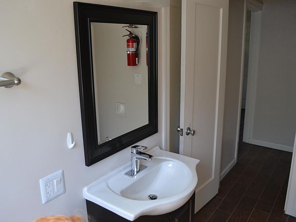 5th image of 772 E Hedding St