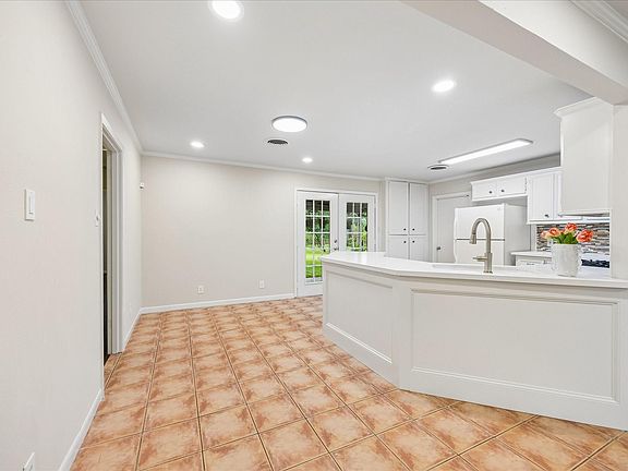 2nd image of 5615 Burlinghall Dr