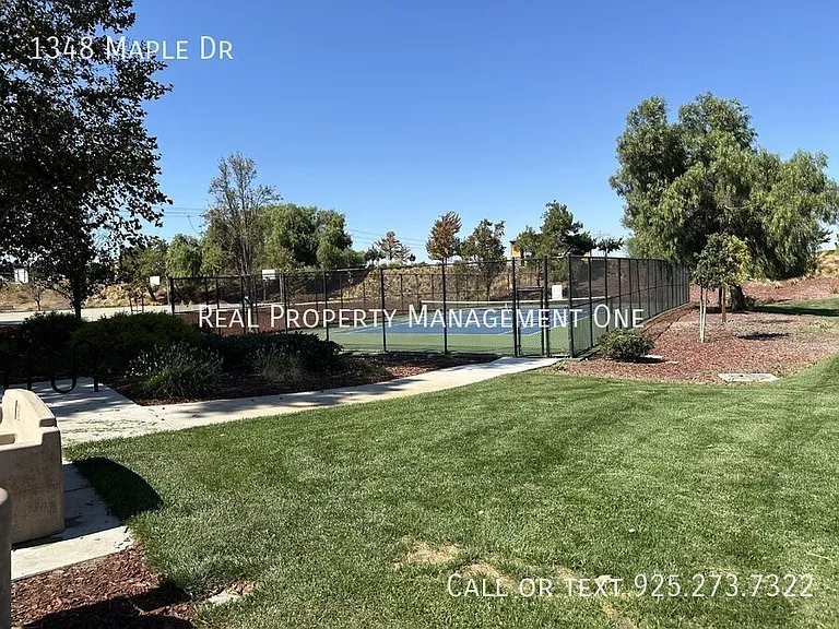 1348 Maple Dr — Photo 24