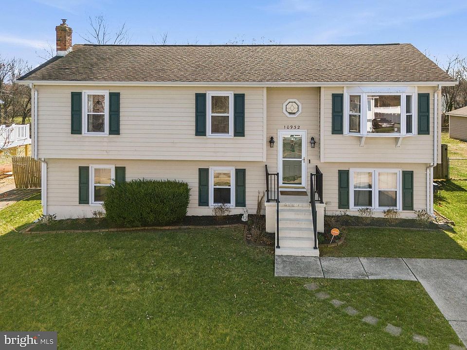 1st image of 10932 Blake Ln