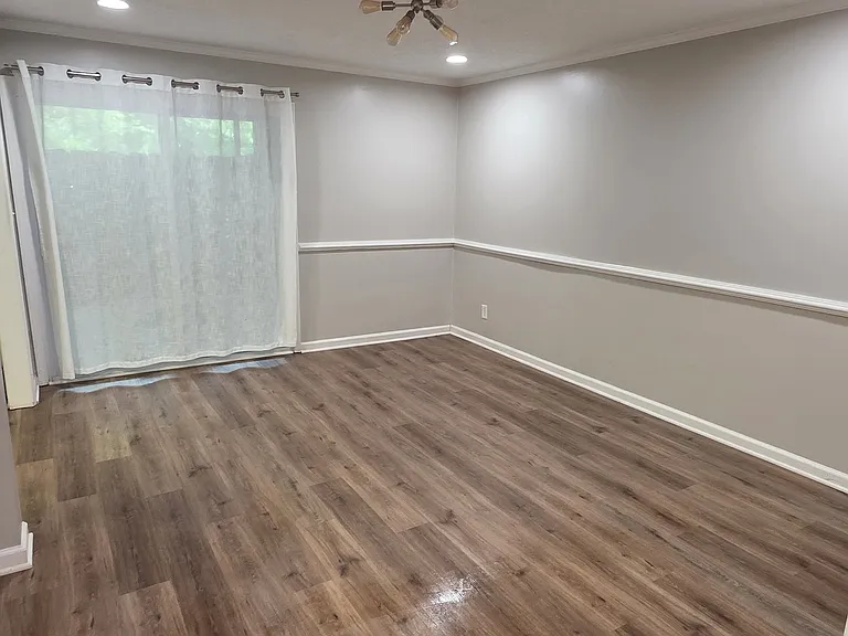 325 Winding River Dr #E — Photo 8