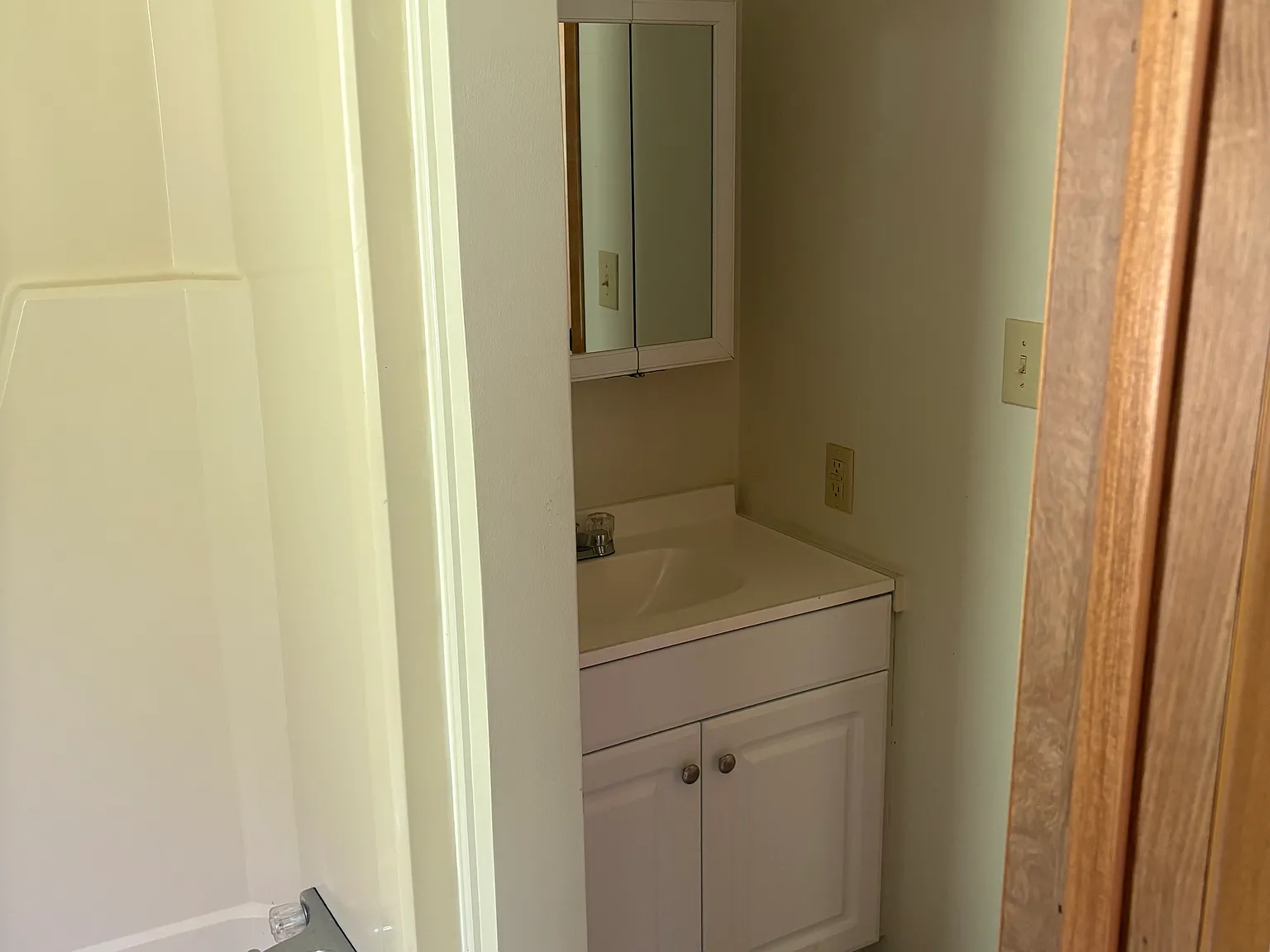 3 bed, 1500 sqft, $1,000 — Photo 3
