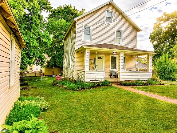 3rd image of 8 Kennedy Ave