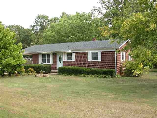 1st image of 140 Floyd Heights Dr