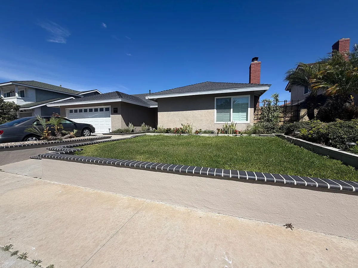 Building Photo - 16082 Cache St
