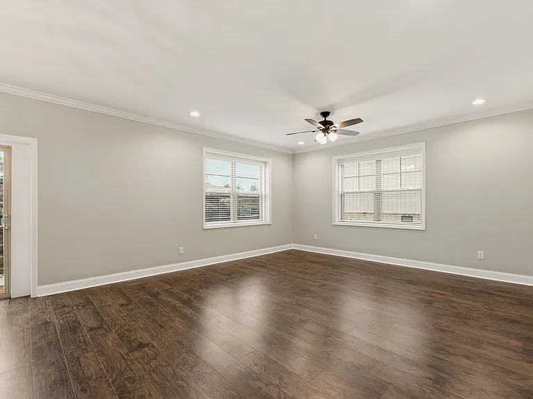 9924 Winding Hill Ln — Photo 5