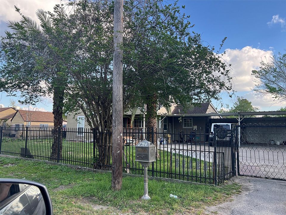 1st image of 2914 Berry Rd