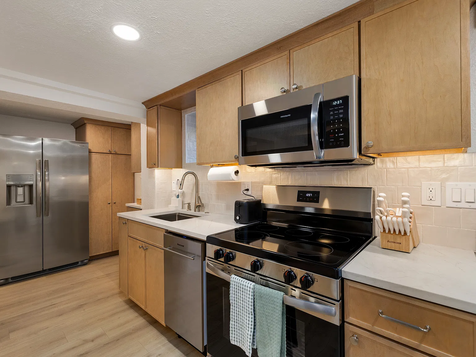 1 bed, 670 sqft, $2,450 — Photo 3