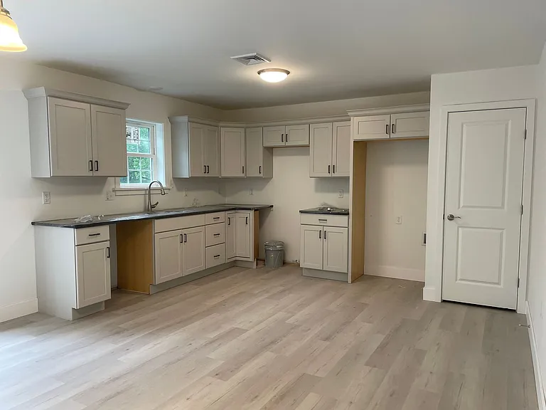 40 Longfellow Dr — Photo 8