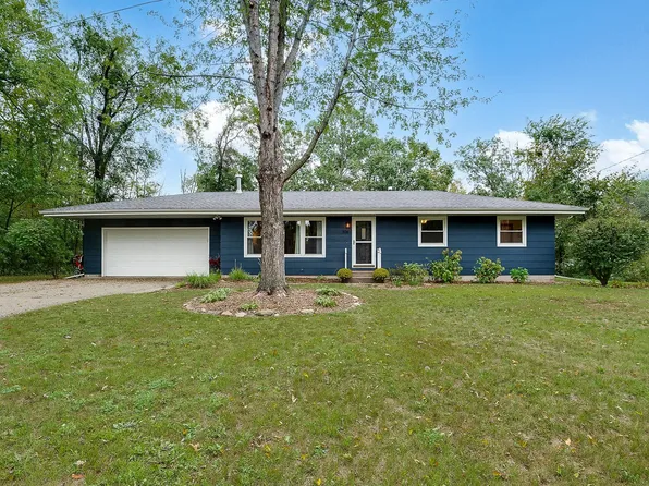 306 Lakeview Dr, Hudson, WI 54016