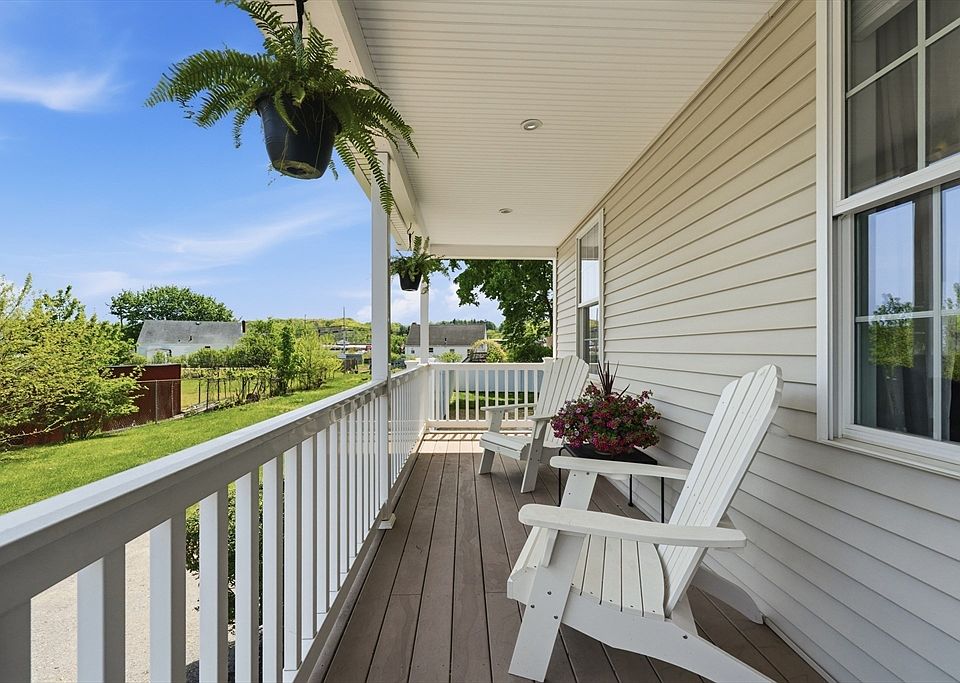 1st image of 11 Macarthur Blvd #B