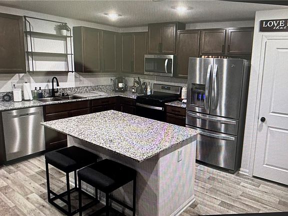 3rd image of 6843 Toros St
