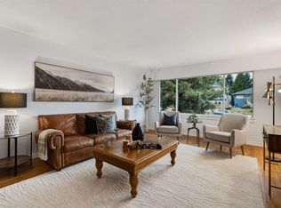 1323 E 29th St, North Vancouver, BC V7J 1T2