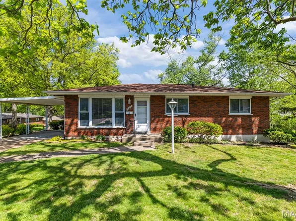 9418 Radio Dr, Saint Louis, MO 63123