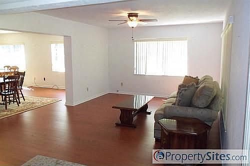 4th image of 1052 NE 20th Ave