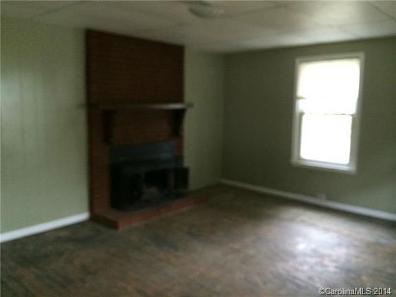 3rd image of 200 Madora St