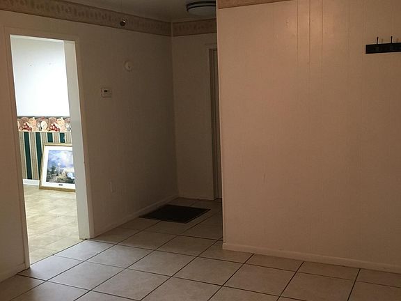 5th image of 758 College St