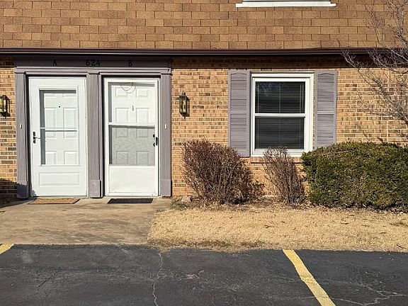 2nd image of 624 Westwood Dr S APT B