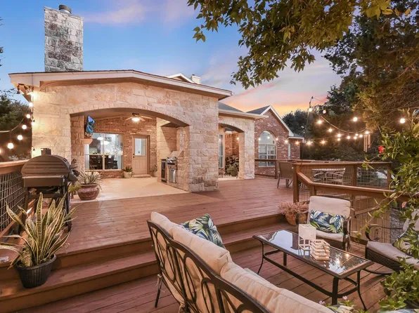 300 Wesley Ridge Dr, Spicewood, TX 78669