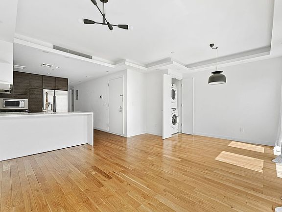 3rd image of 169 Lexington Ave #2