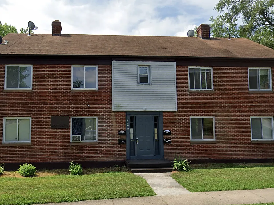 2706 Oxford Ave #4